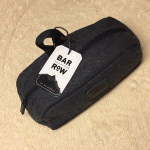 NEW Men’s wash kit.